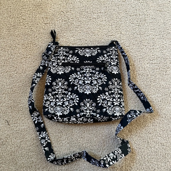 Vera Bradley Factory Style Hipster Crossbody Bag in Paisley Noir - Picture 2 of 2